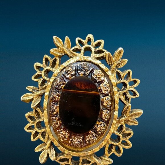 Vintage Gold Tone Root Beer Glass Victorian Style Brooch Filigree Dimensional - Picture 9 of 10